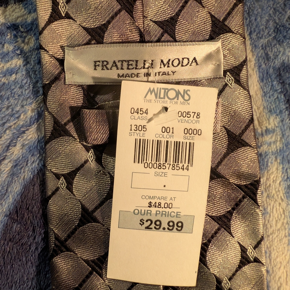 Fratelli Moda Gray and Black Tie Sophisticated Accessory
